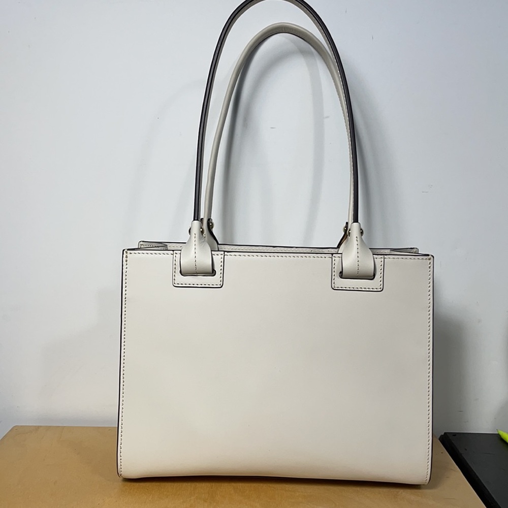Authentic Dooney & Bourke white leather purse - Picture 2 of 8